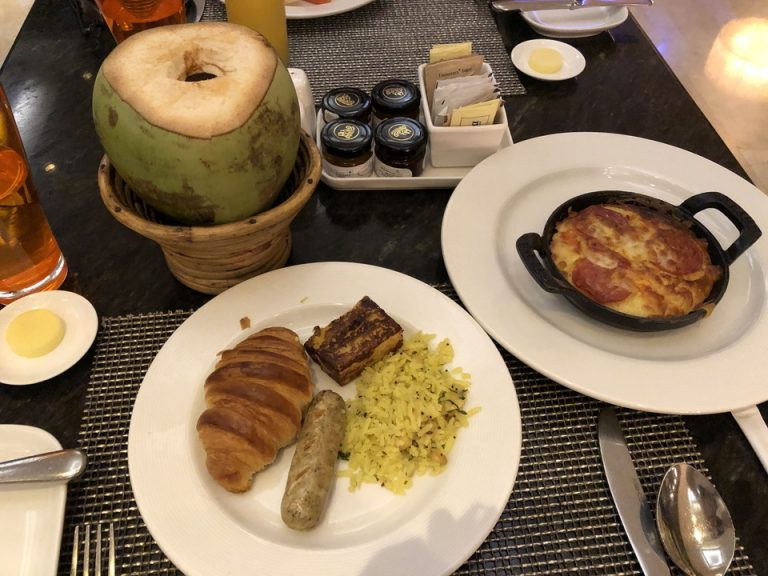 テーブルには4種類のジャムが用意されている