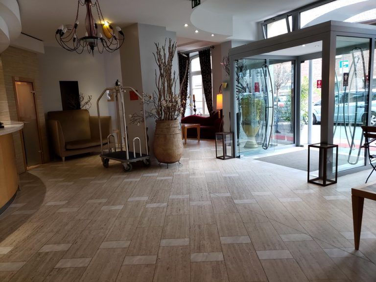 エントランス内観2