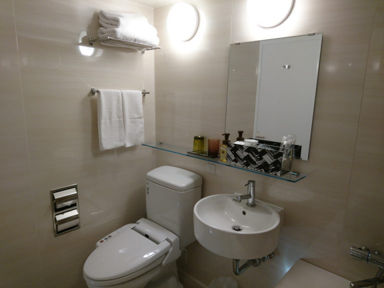 洗面台とトイレ