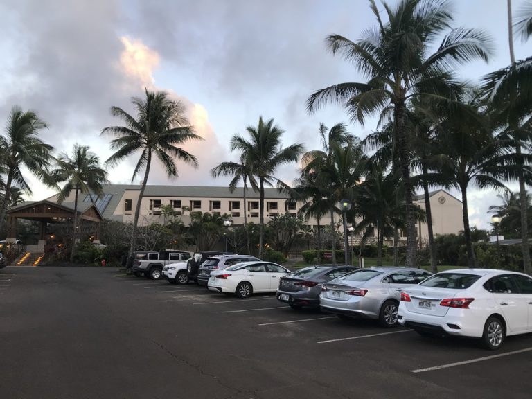 ホテル前パーキング