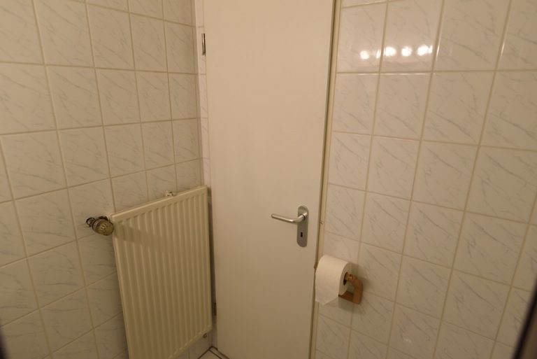 バスルーム内から入口