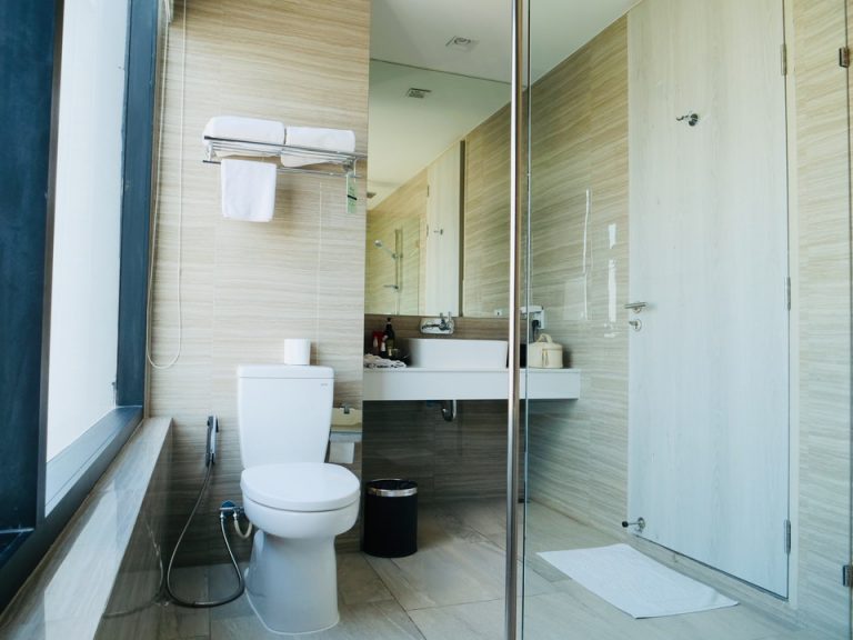 バスルーム内から入口