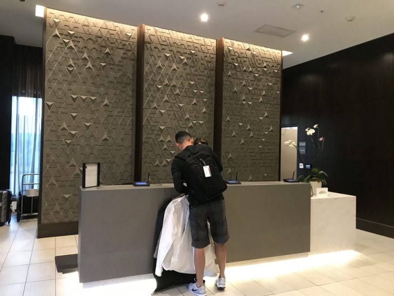 チェックインカウンターはいたってシンプルな見た目でした