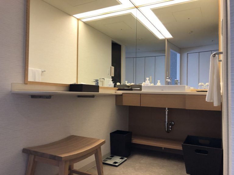 パウダールーム(1)