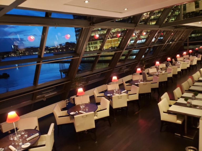 館内レストラン&BAR内観1