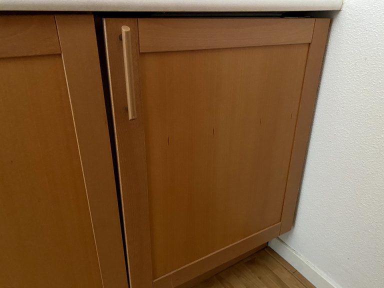 冷蔵庫(閉じた状態)1