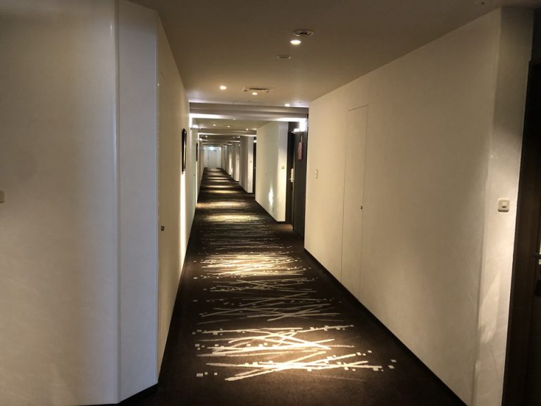 客室階廊下