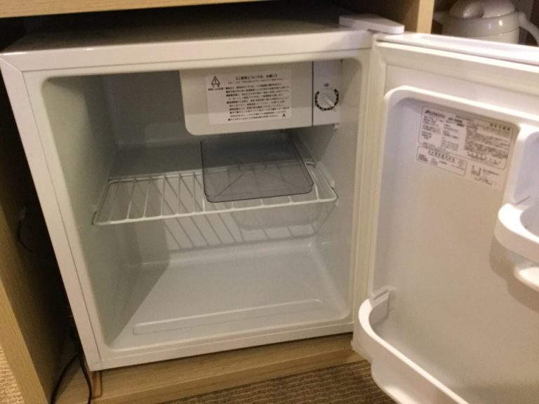 客室冷蔵庫開