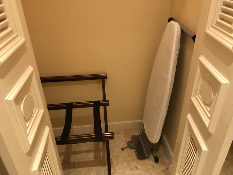 アイロン台あり