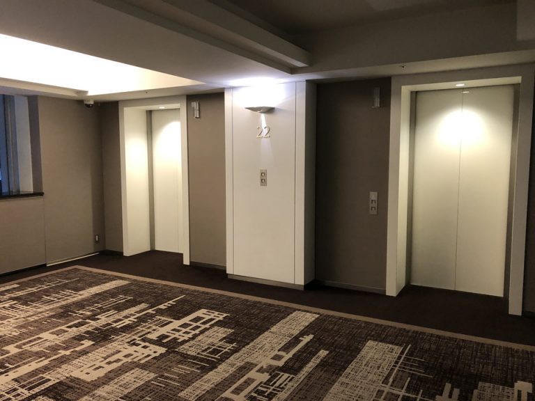 客室階エレベーターホール
