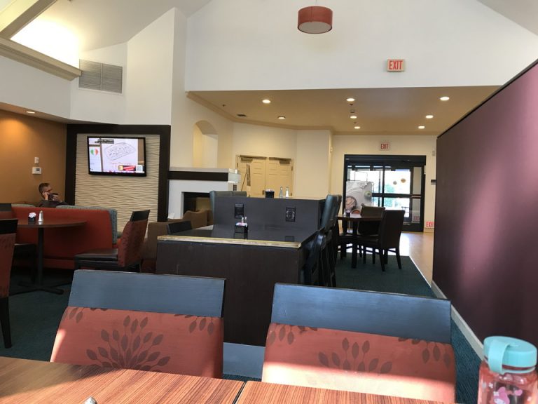 私が最後の朝食を利用した人、でもゆっくりどうぞといてくれました。がらがらです。