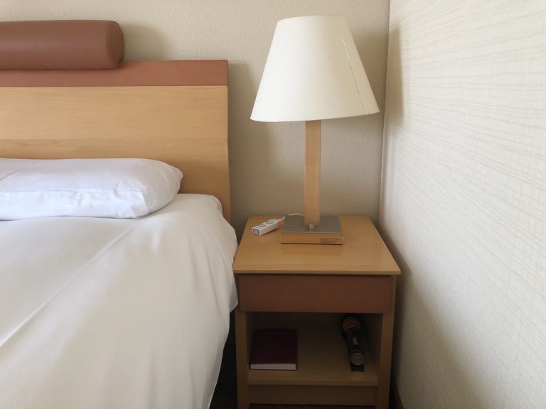 ベッドサイド(1)