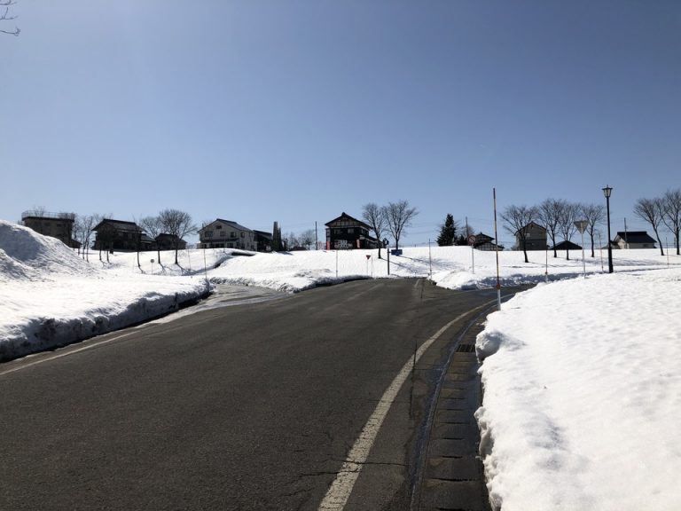 ホテル敷地内から公道方向