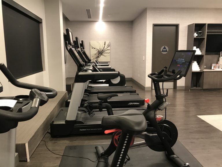 フィットネスセンター