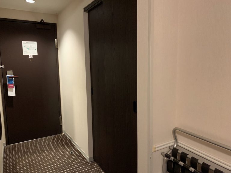 クローゼット閉じた状態