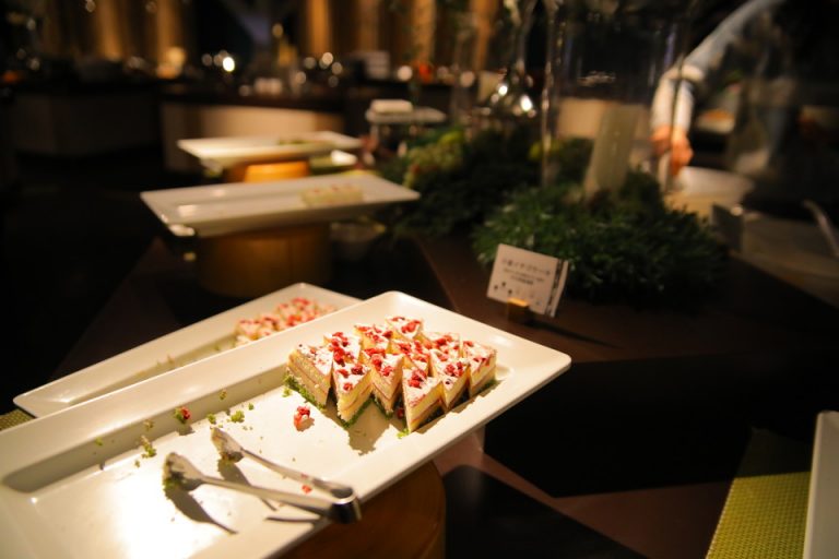 レストラン・ニニヌプリ.(1)