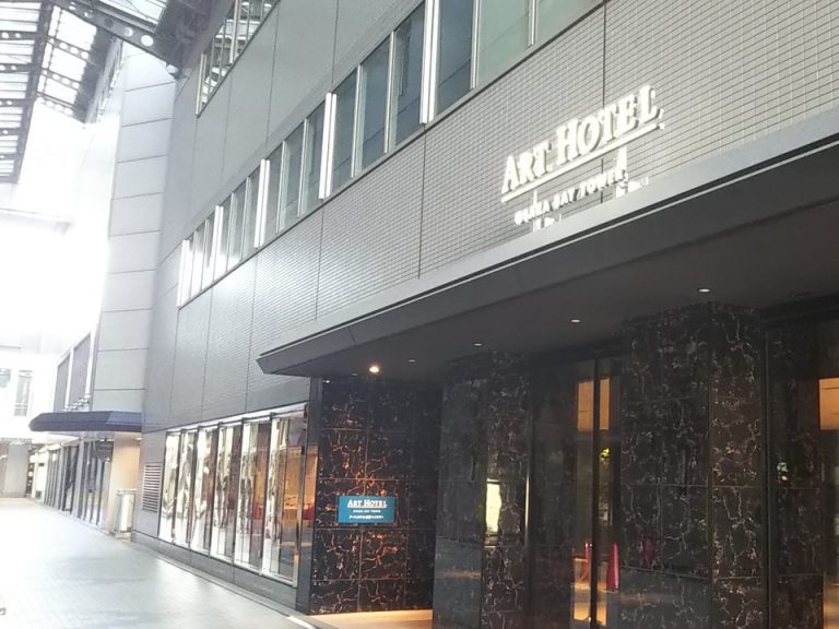 ホテル周辺アーケード側出入口
