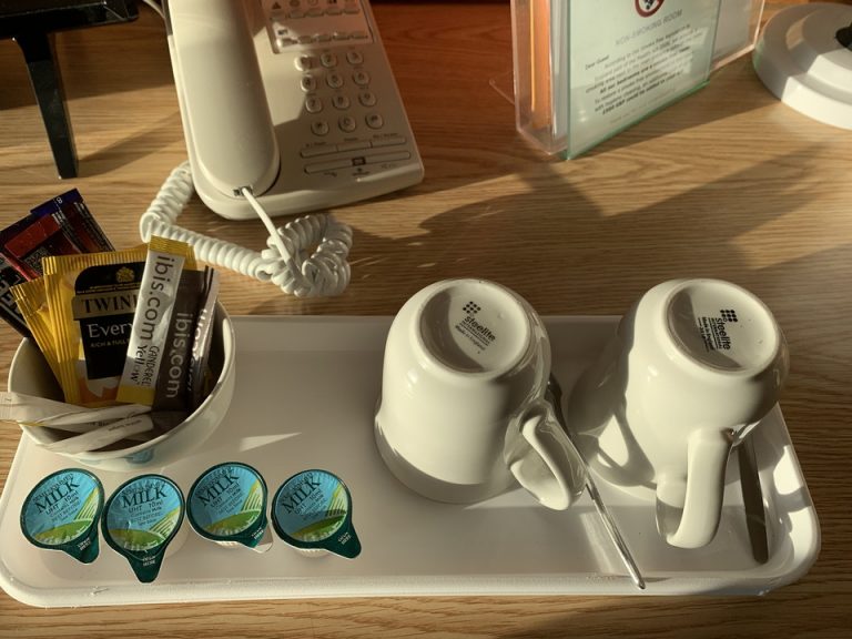 ミニバー、カフェ