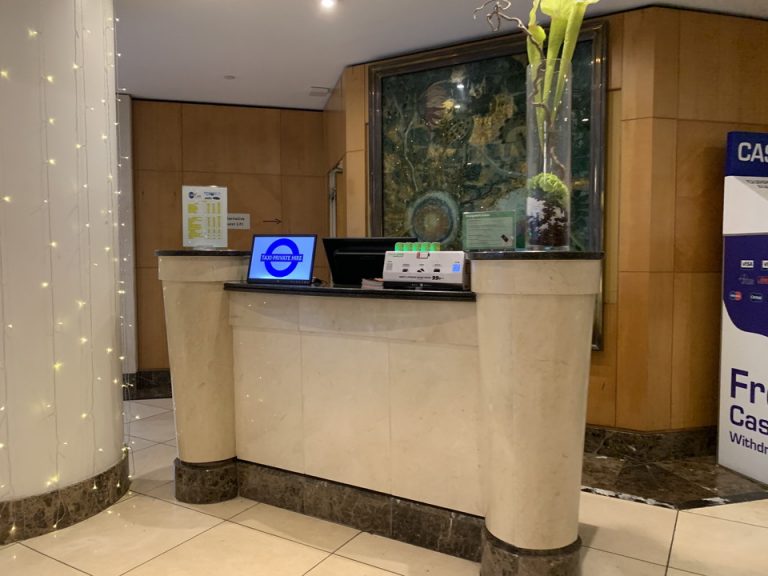 コンシェルジュカウンター