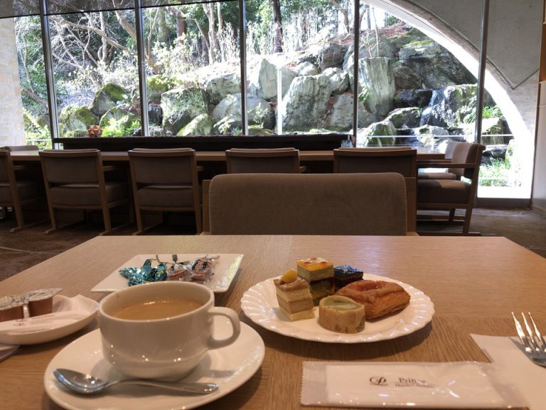 1Fロイヤルラウンジ ティータイム