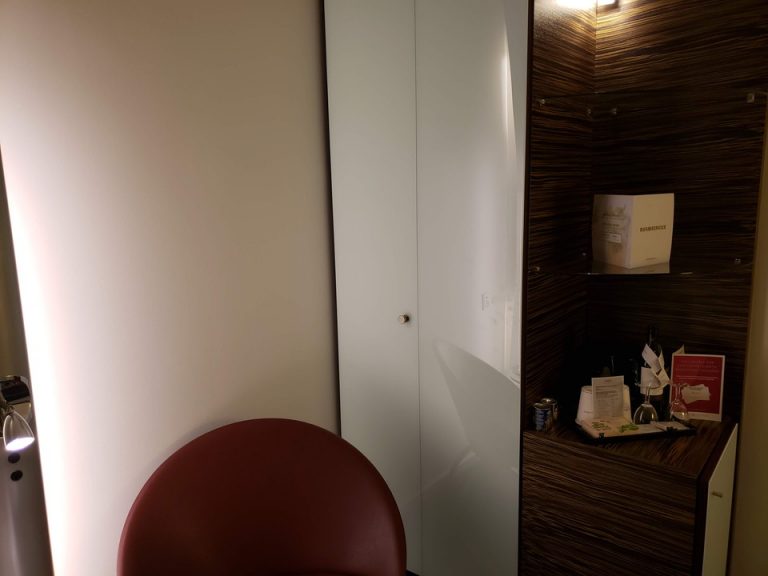 クローゼット外観(閉じた状態)