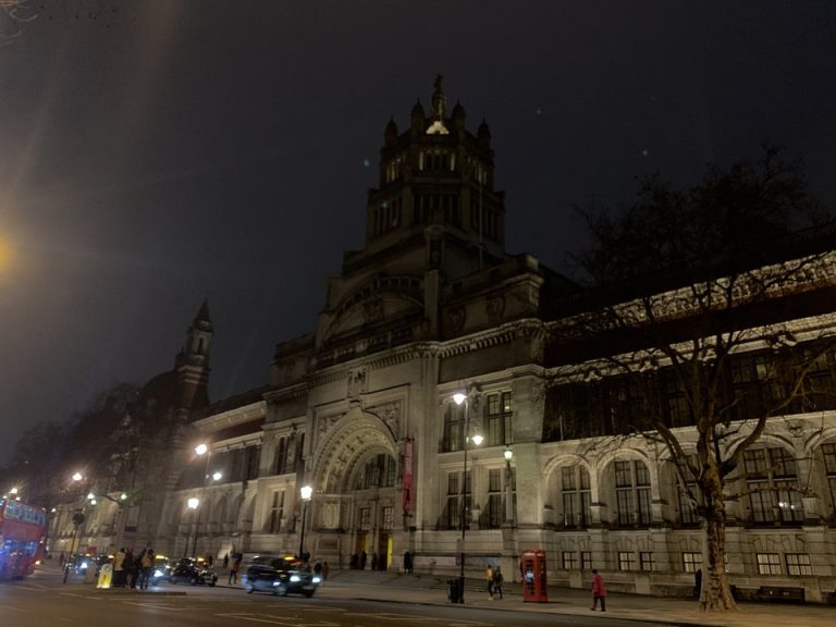 ヴィクトリア_アルバート博物館