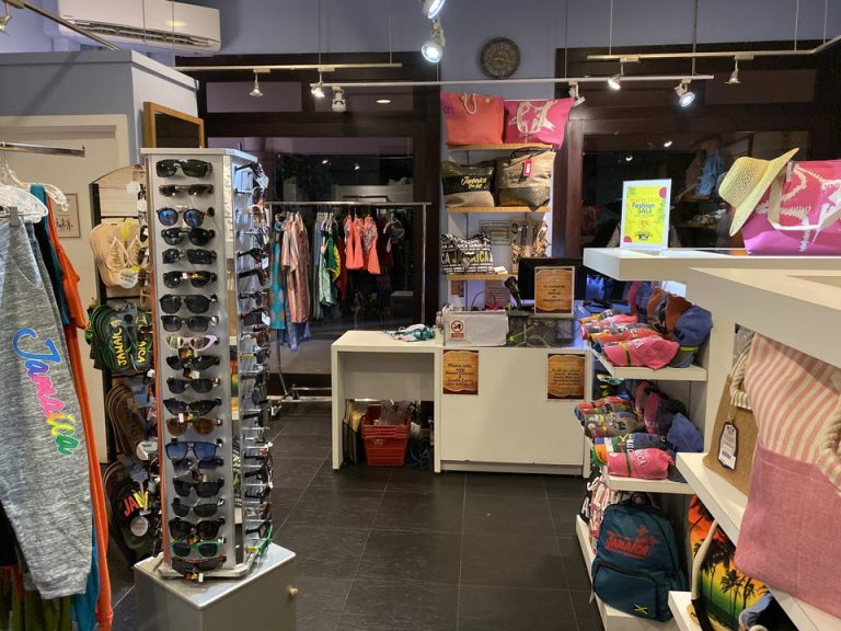 ショップ内観(1)