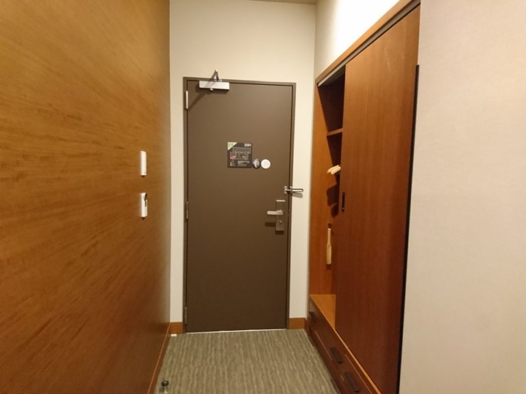 客室入口内観ドア