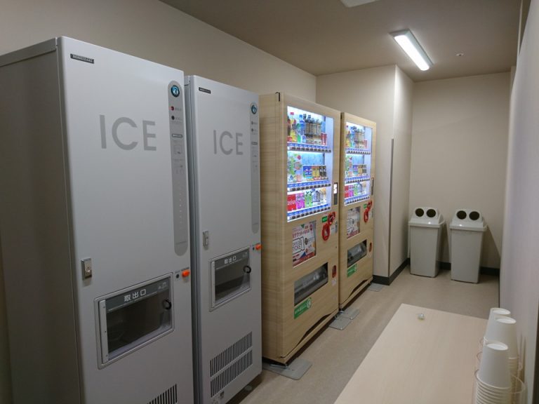 21階に自販機、製氷機