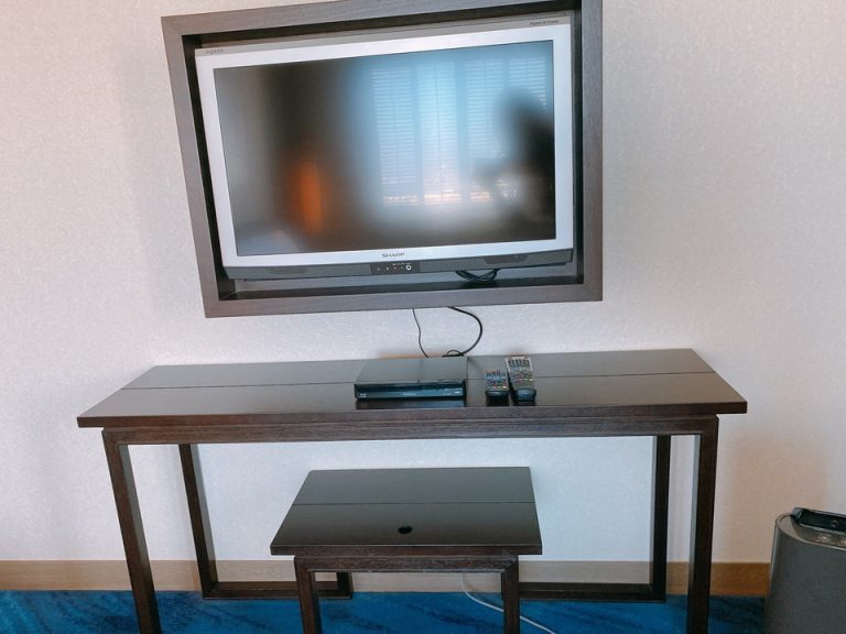 ベッドルームテレビ