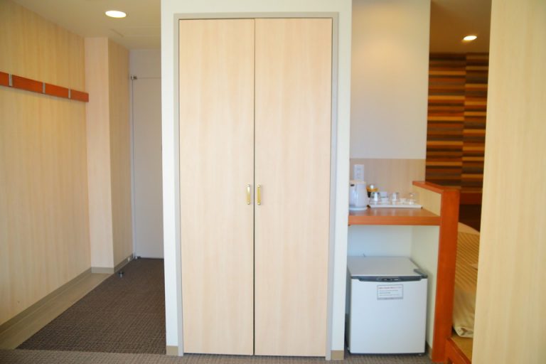 クローゼット閉