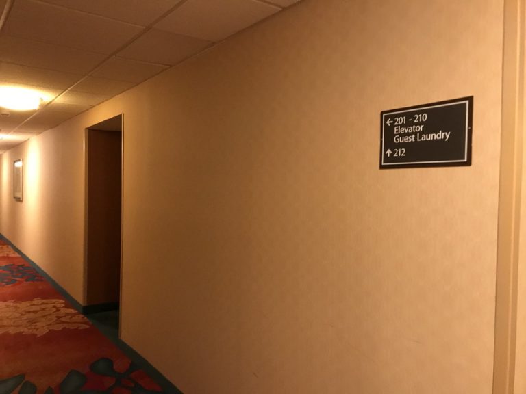 客室付近廊下(1)