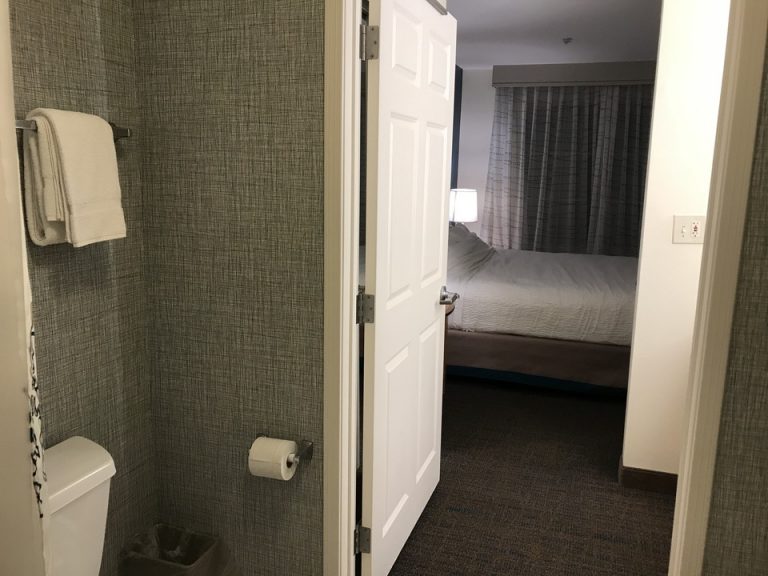 バスルーム奥側から