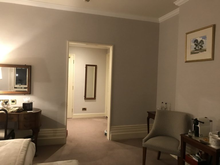 客室全体 窓方面から