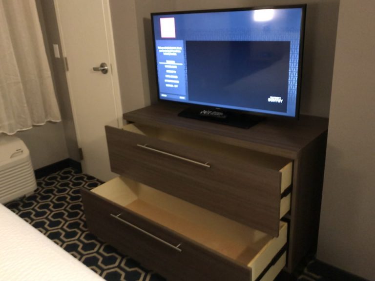 ②のTV下の収納