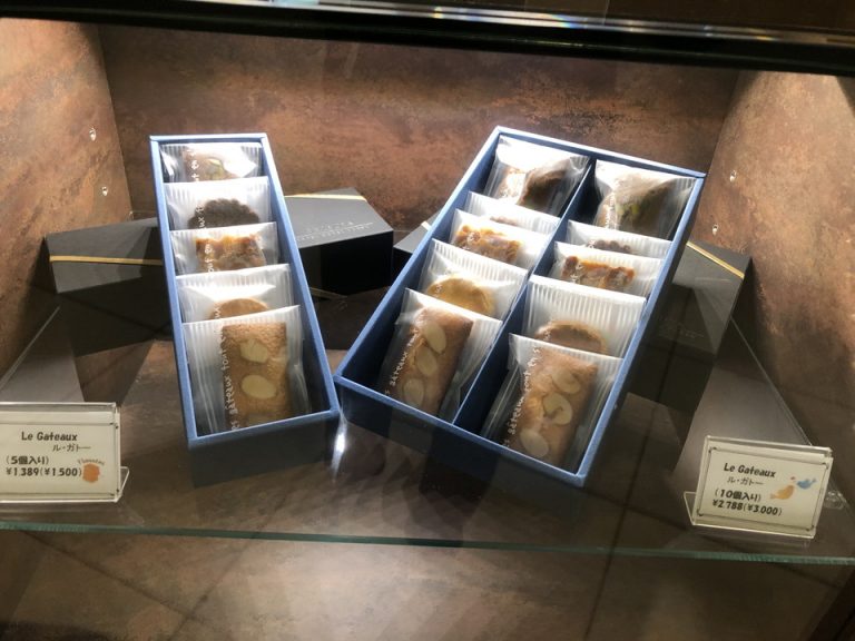 カフェで販売されている焼き菓子