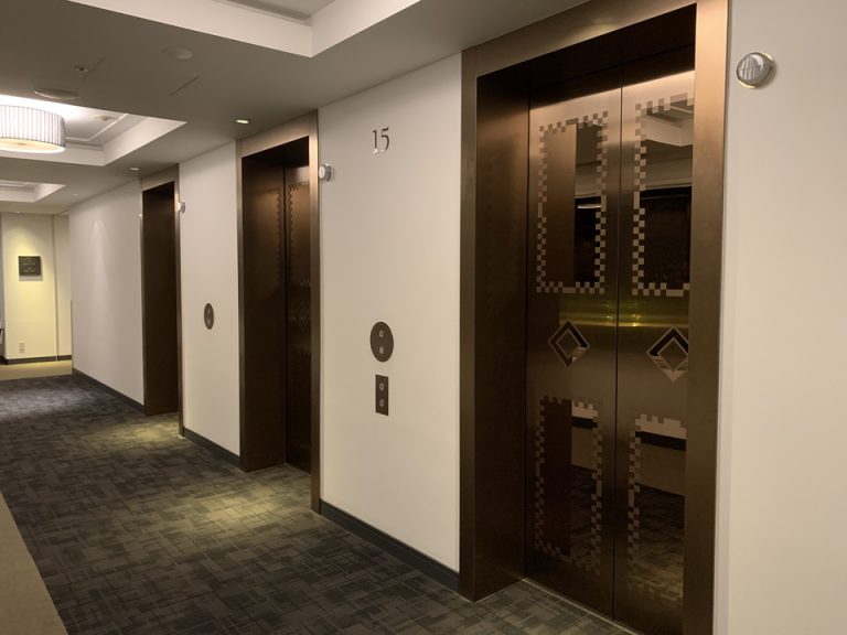 客室階エレベーターホール2