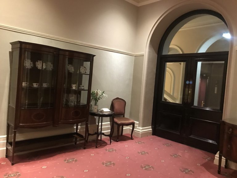 客室階エレベーターホール2