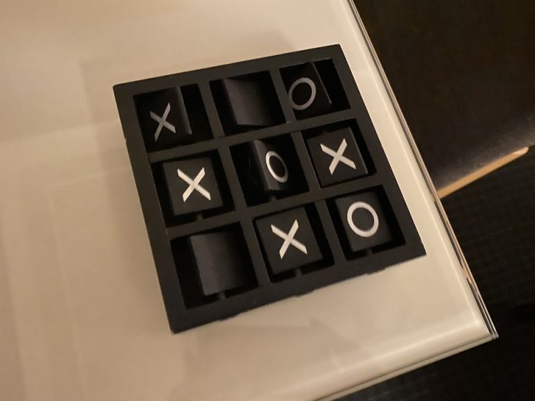 デスクに付属されていた物