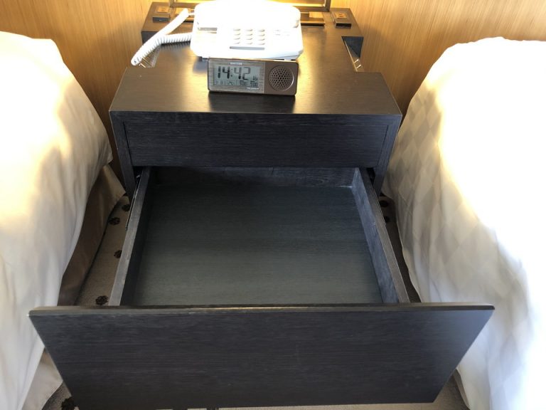 ベッド横 引き出し