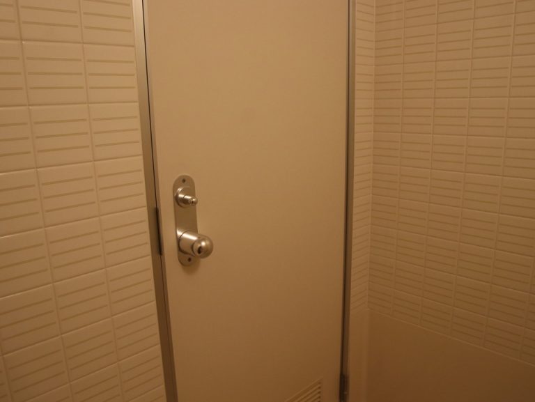 バスルーム 内から