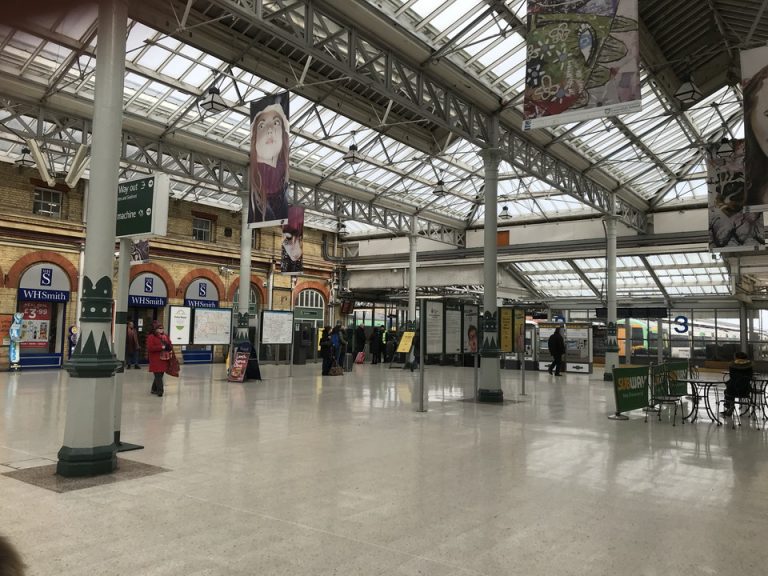 イーストボーン駅