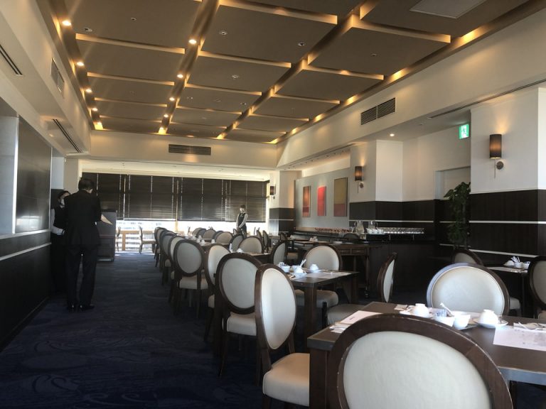 朝食会場