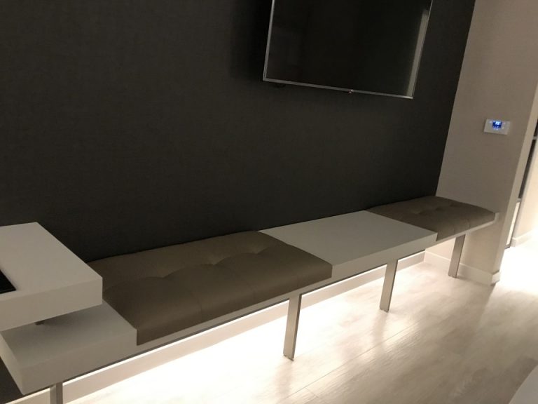 椅子にもなる?お洒落なサイドカウンター