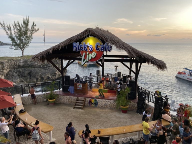 観光スポット(リックズカフェ)(1)