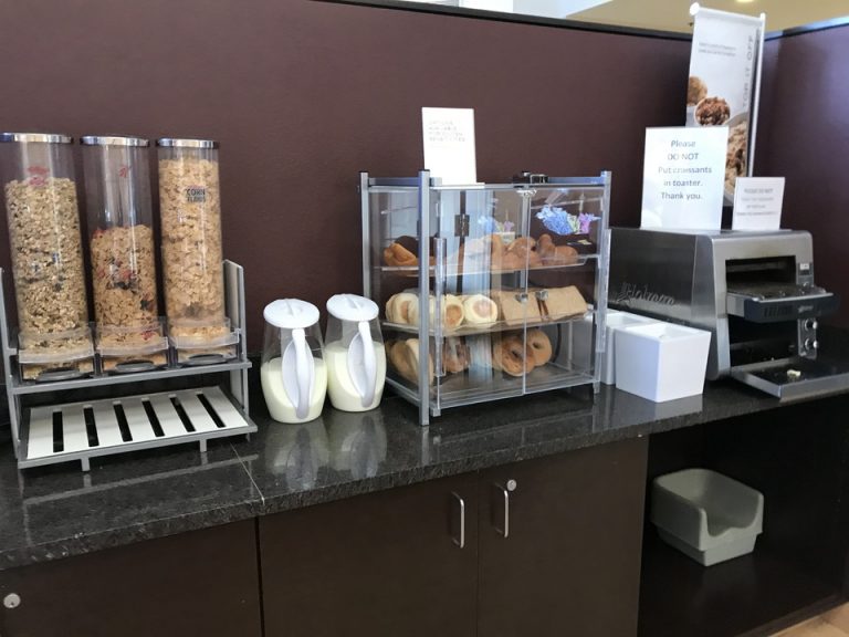 シリアルなどもありました