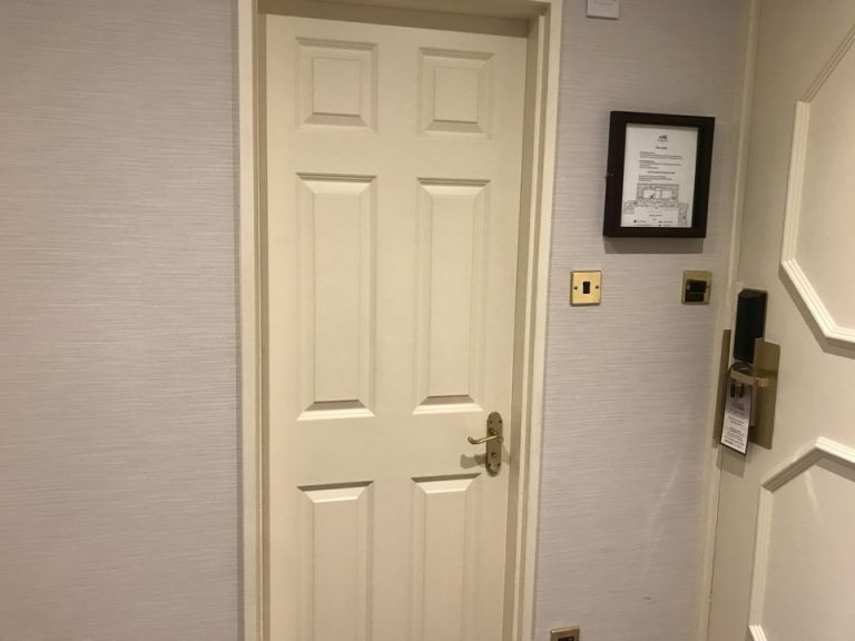 バスルームドア