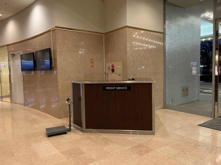 ロビー荷物預かり