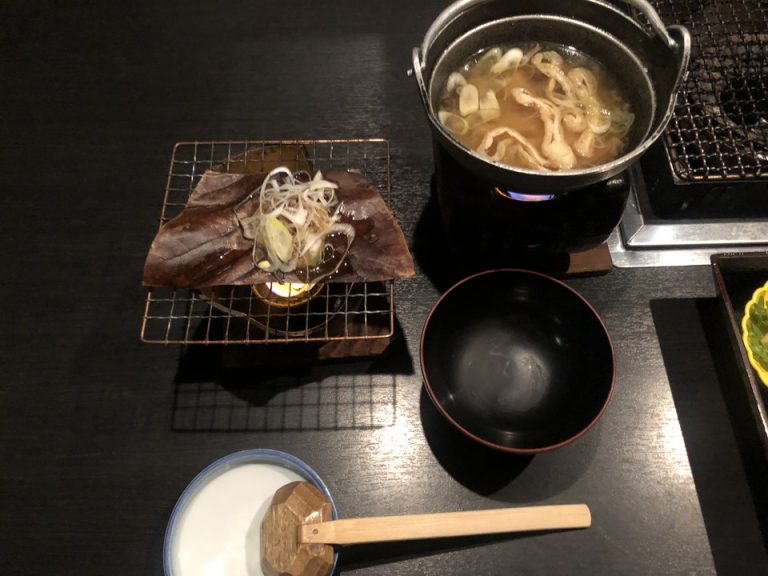 お味噌汁をその場で温めてくれて頂くスタイル。最高でした。具沢山もお味噌汁でした!