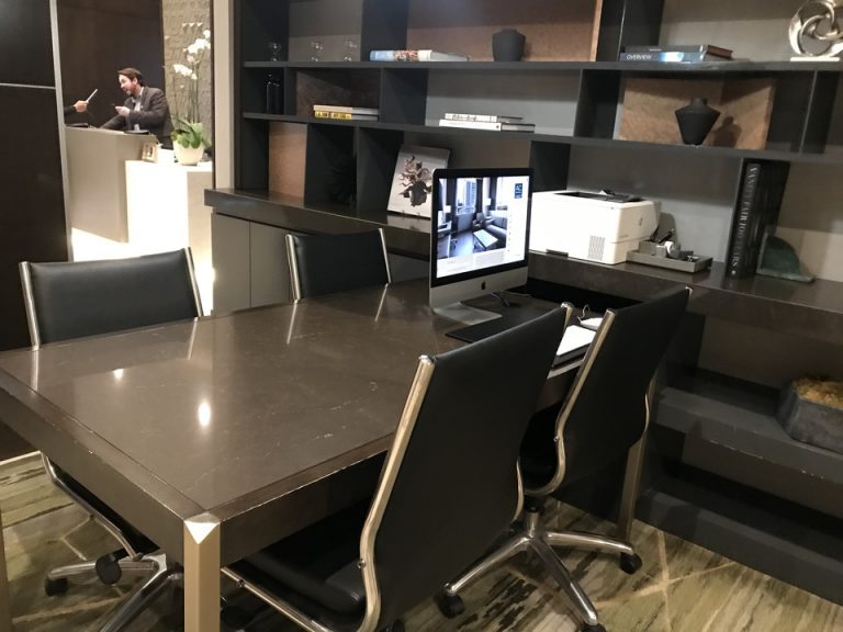 エレベーター前オフィスゾーンはどこかロビーのようにも見えました